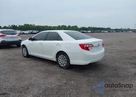 2013 Toyota Camry Le z USA, uszkodzony, nr VIN 4T4BF1FK7DR278724